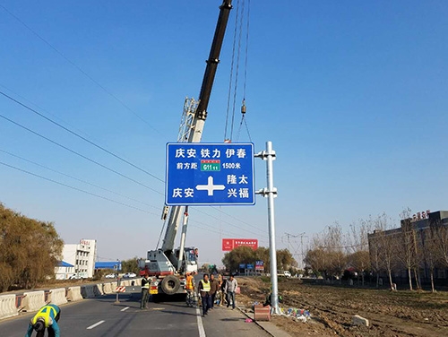 包头包头道路护栏网网片该如何进行正确的选购呢？